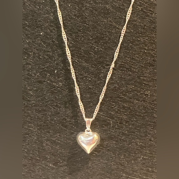 Jewelry - Silver Heart Pendant Necklace